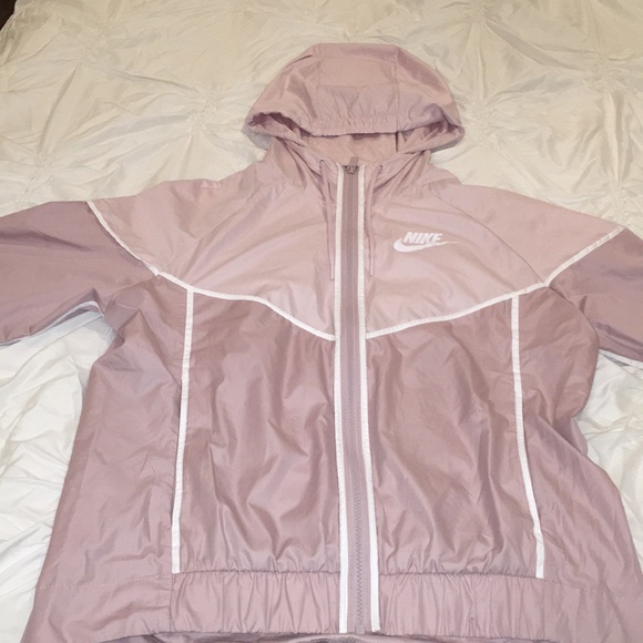Nike Tops - Nike windbreaker